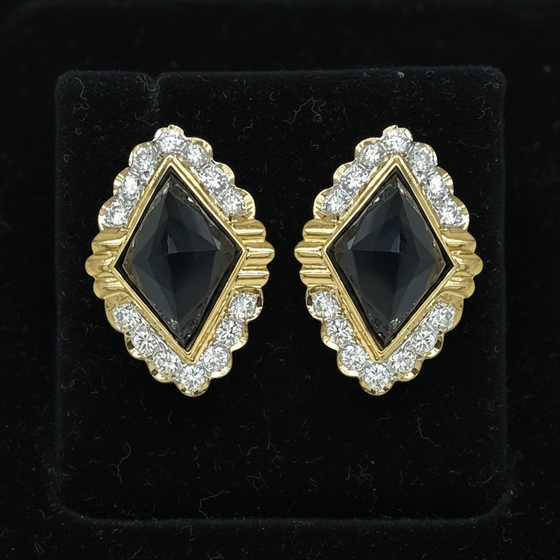 Diamond and Onyx Faceted 18K yellow Gold Earrings