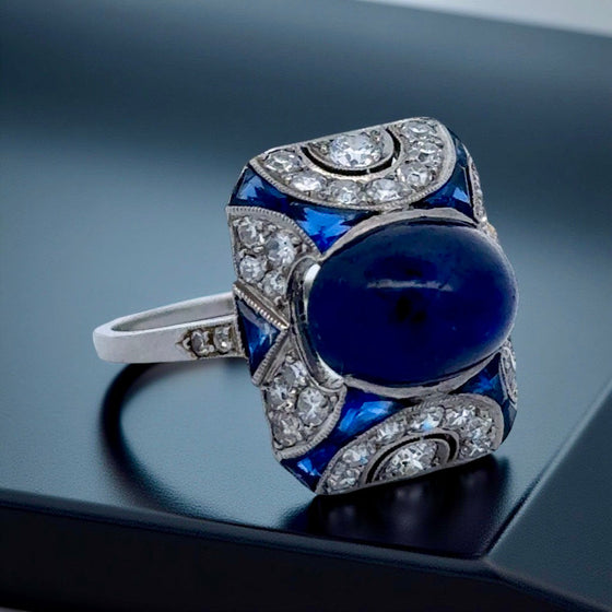 Art Deco 5.30 ct No Heat Sapphire (GIA), Diamond and Platinum Ring