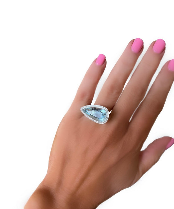 Aquamarine, Diamond and 18K White Gold Ring