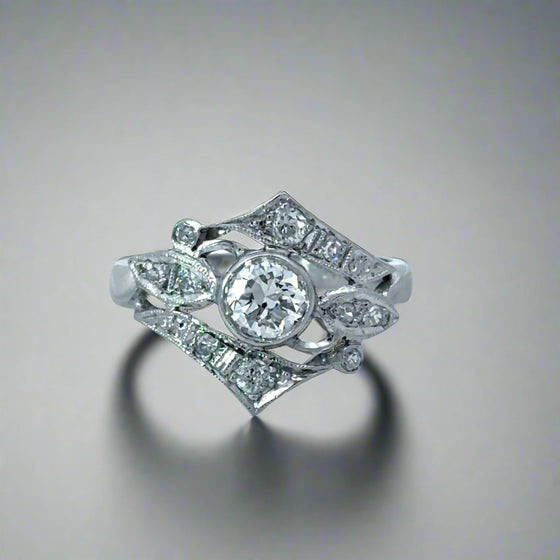 Art Deco 1920's Diamond Platinum Ring