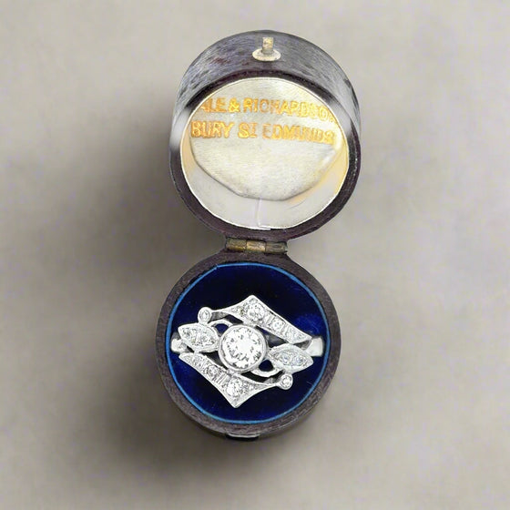 Art Deco 1920's Diamond Platinum Ring