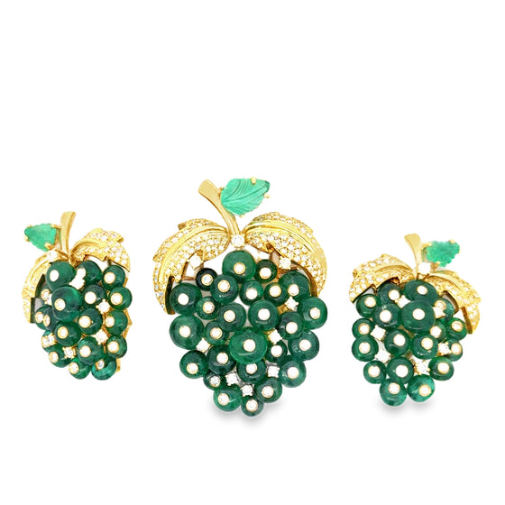 Italian Designer Giovane Emerald Diamond 18Kt White and Yellow Gold Earring and Brooch/Pendant Set