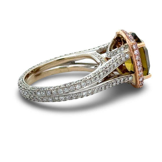 Natural 4.69ct Color Change Alexandrite and Natural Pink White Diamond 18Kt Ring (GIA)