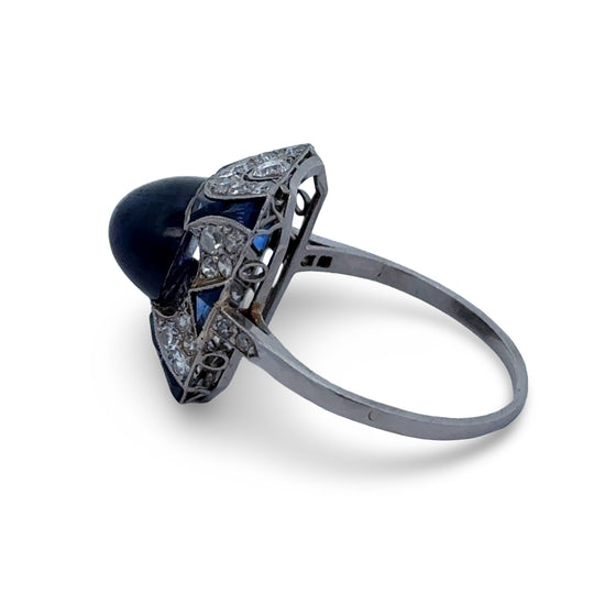 Art Deco 5.30 ct No Heat Sapphire (GIA), Diamond and Platinum Ring